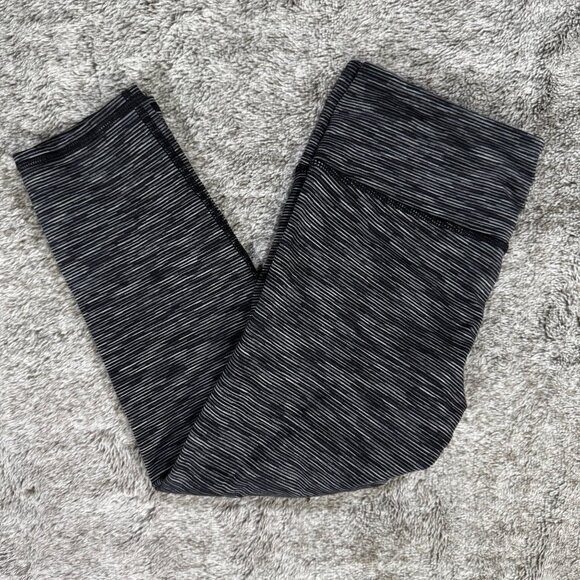 Athleta Pants - Athleta Chaturanga Cropped Capri Sz XS